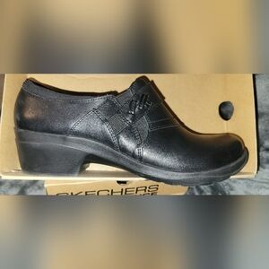 Clark's womans loafer, May marigold, black, New.